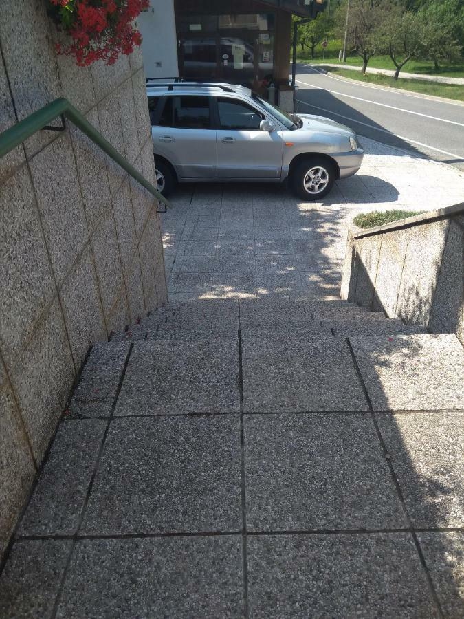 Gostisce Oddih Hotel Solkan Bagian luar foto